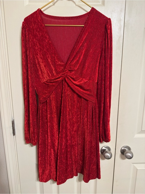 Dresses & Skirts - Red Twist-Front Long Sleeve Women’s Dress